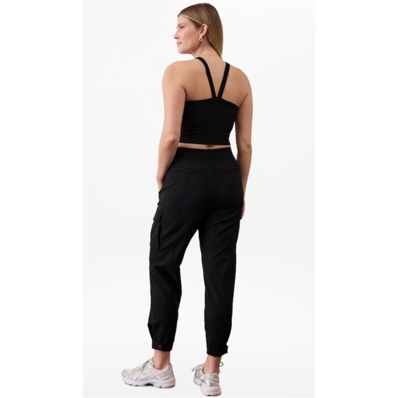 ATHLETA | NWOT $129 Endless High Rise Cargo Pant in Black, Size 6 - Picture 6 of 16